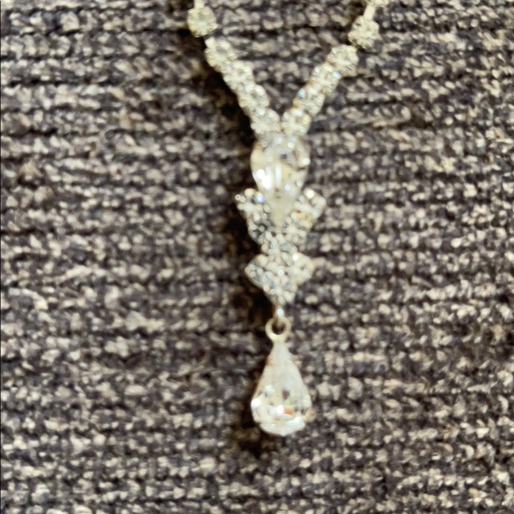 Rhinestone Fashion Necklace - Picture 4 of 5